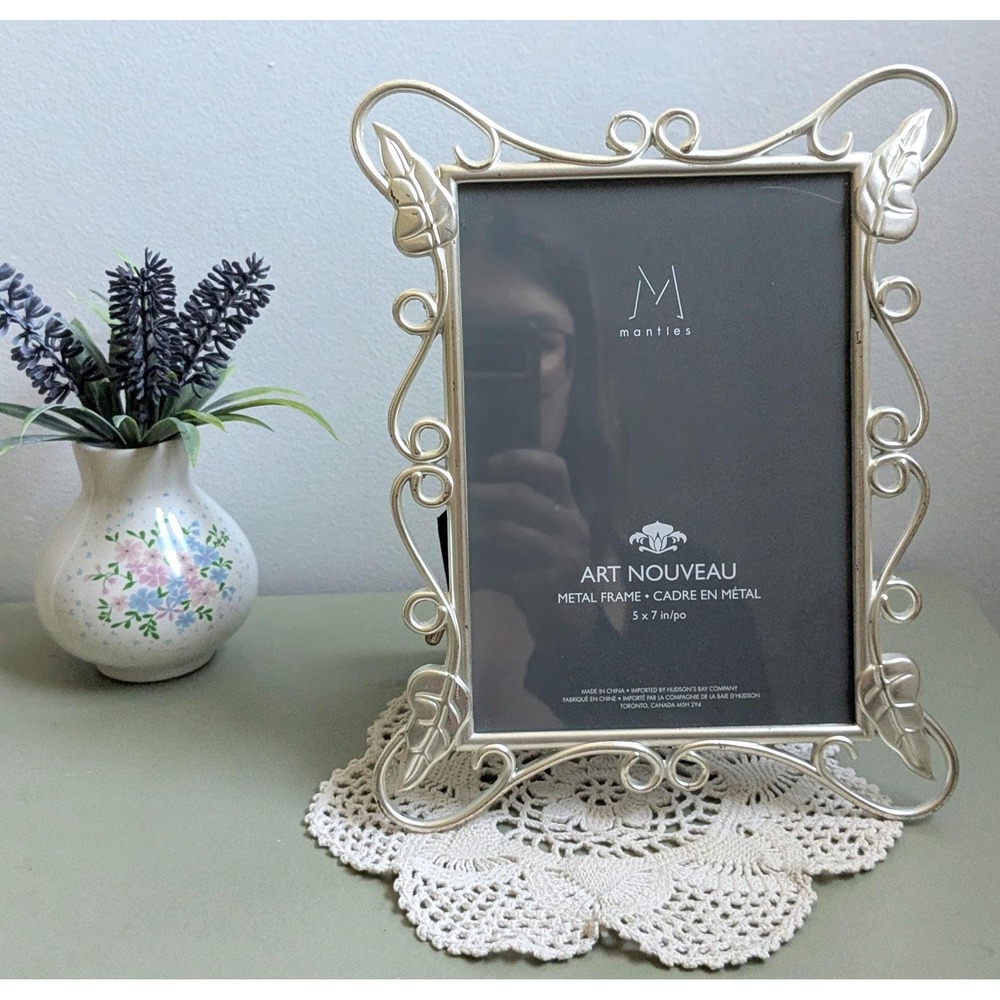 Mantles Art Nouveau Silver Tone Metal Photo Frame 5x7 Leaf Scroll Design